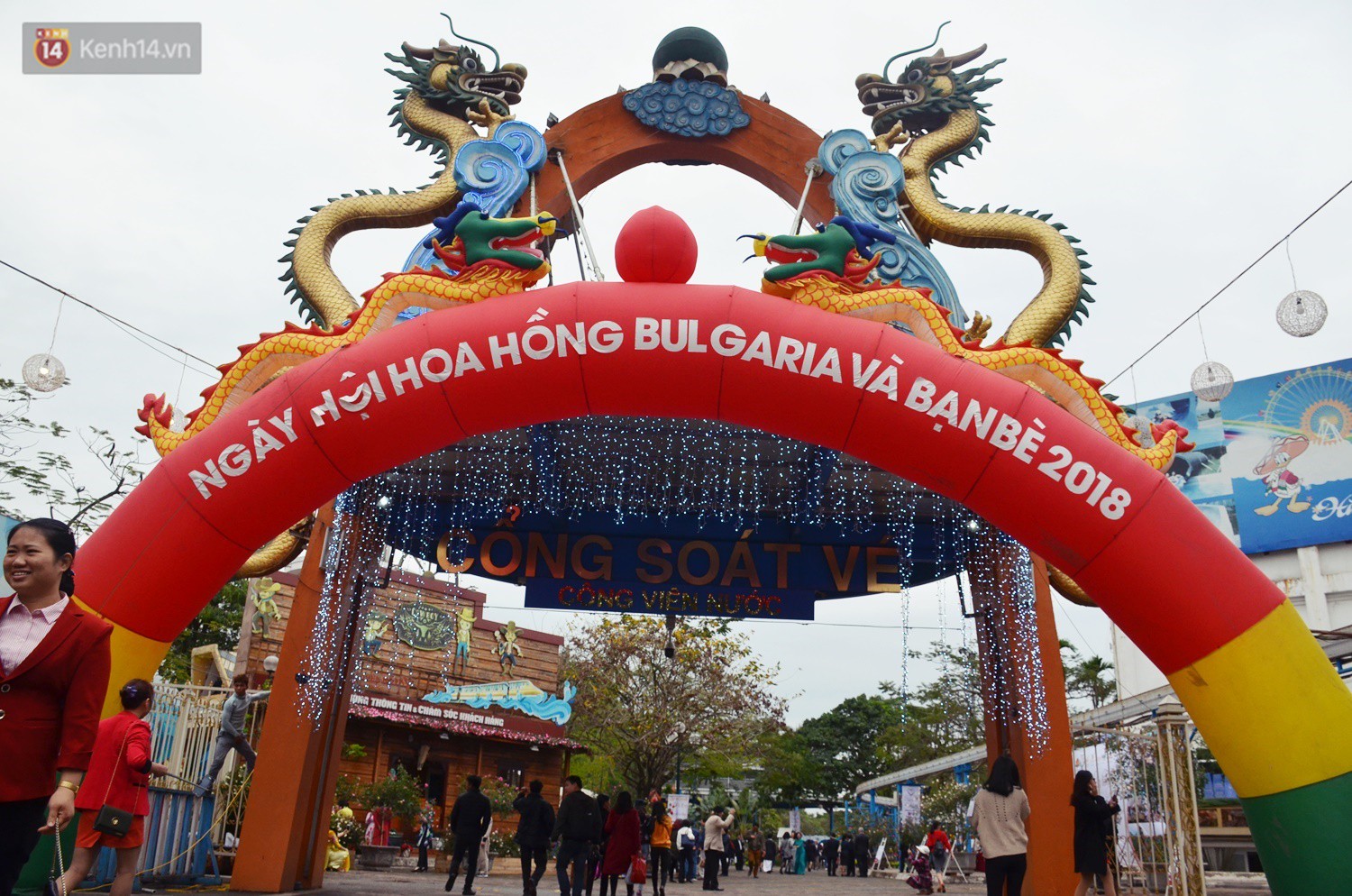 Lễ hội hoa hồng Bulgaria khoe sắc với gần 2.000 giống hoa đúng dịp Quốc tế phụ nữ 8/3